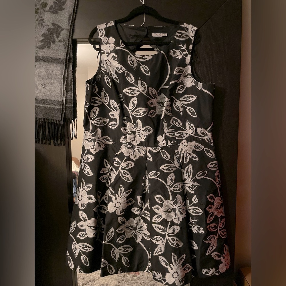 Baroque style rose print dress perfect for wedding